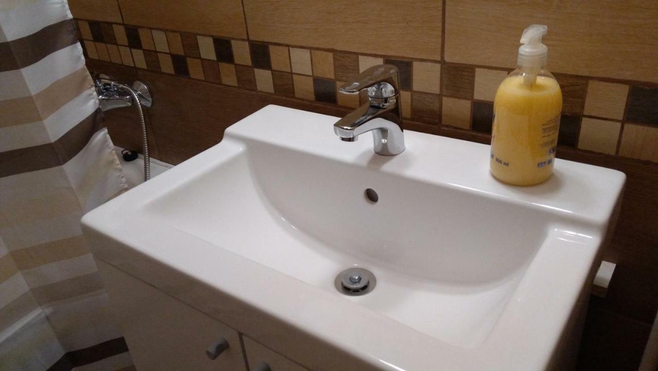 Gesztenyes Apartman ミシュコルツ エクステリア 写真