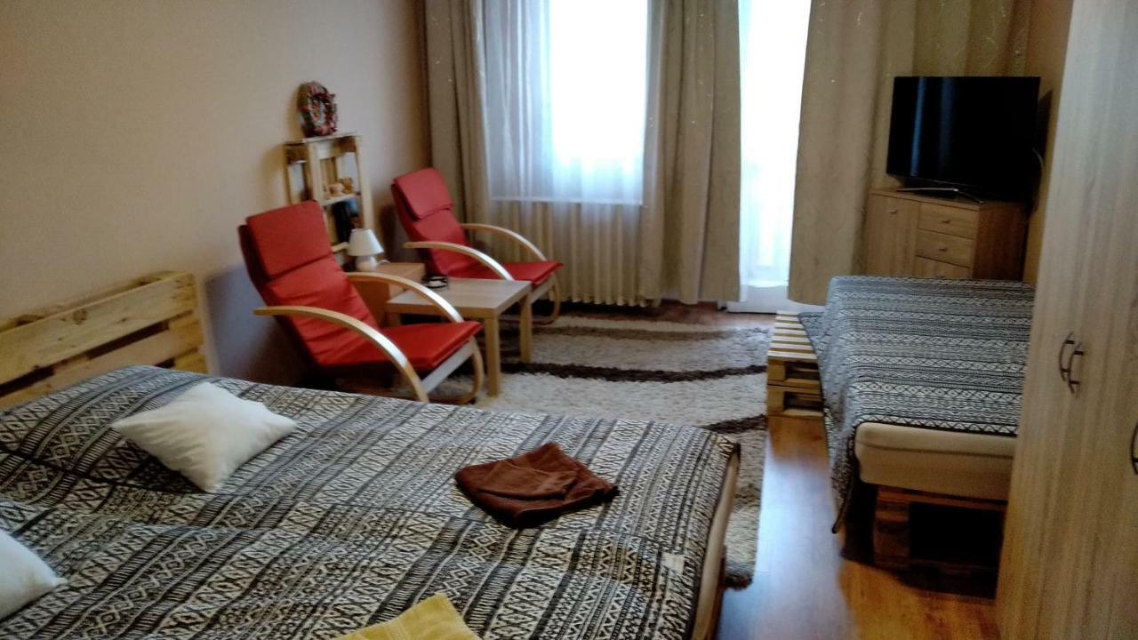 Gesztenyes Apartman ミシュコルツ エクステリア 写真